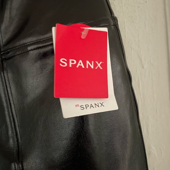 NWT Spanx Faux Patent Leather Leggings - Picture 2 of 3